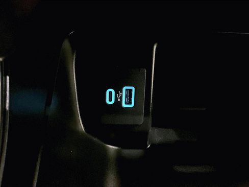 Certified 2022 Ford F150 XLT w/ Equipment Group 302A High image 31