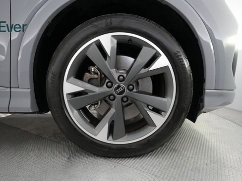 Used 2022 Audi Q4 e-tron Premium Plus image 18