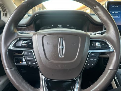 Used 2022 Lincoln Nautilus Reserve w/ Luxury Package image 22