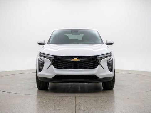 Used 2025 Chevrolet Blazer LT FWD image 2