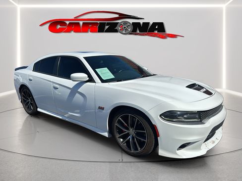 Used 2016 Dodge Charger R/T Scat Pack w/ Technology Group RWD image 2