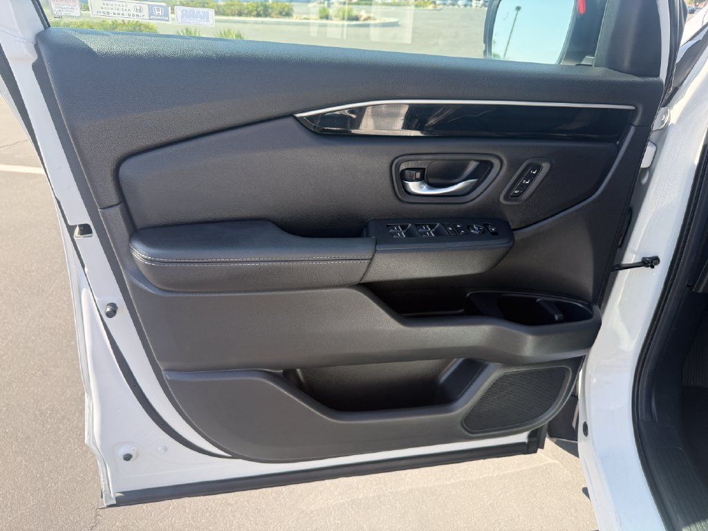 Certified 2024 Honda Pilot EX-L image 9