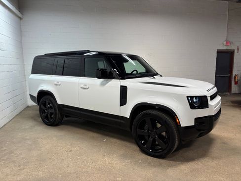 New 2026 Land Rover Defender 130 X-Dynamic SE AWD/4WD image 5