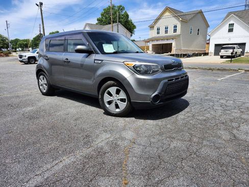 Used 2016 Kia Soul FWD image 1