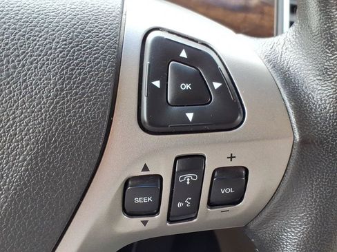 Used 2017 Ford Taurus Limited FWD image 26