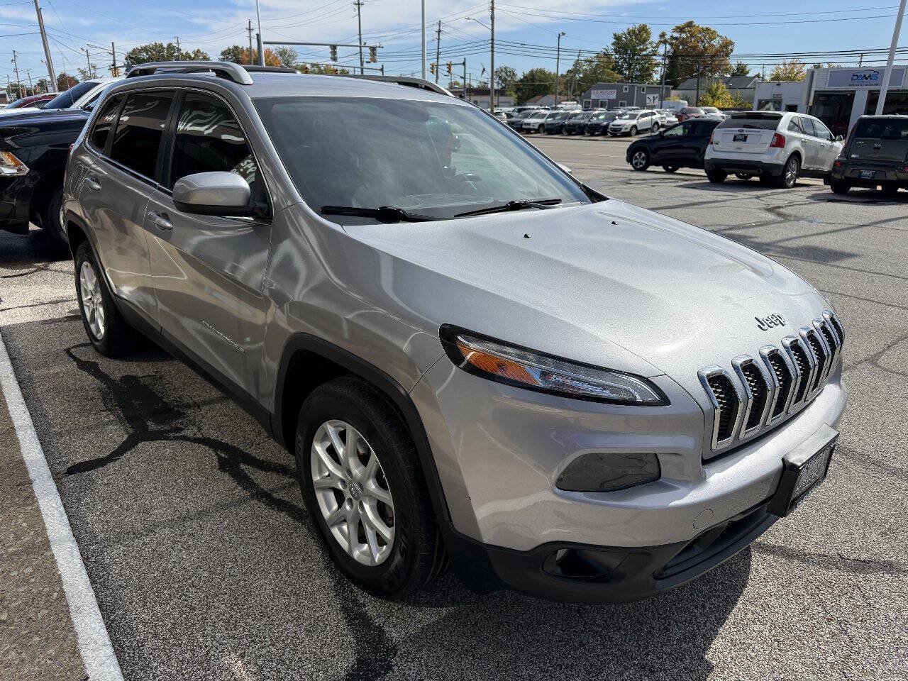 Used 2014 Jeep Cherokee Latitude AWD/4WD image 4