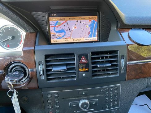 Used 2010 Mercedes-Benz GLK 350 GLK 350 4MATIC AWD 4dr SUV image 15