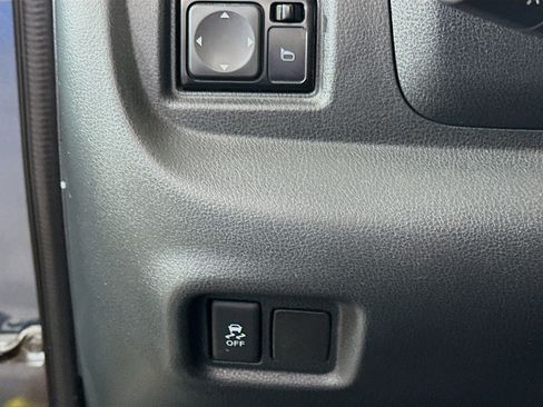 Used 2015 Nissan Versa SV image 16