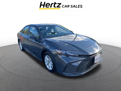 Used 2025 Toyota Camry LE image 1