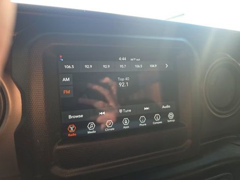Used 2023 Jeep Wrangler Sport AWD/4WD image 15