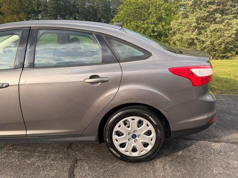 Used 2013 Ford Focus SE FWD image 8