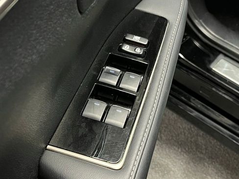 Used 2018 Lexus ES 350 w/ Luxury Package w/Wood Trim image 15