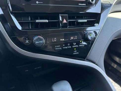 Used 2022 Toyota Camry SE FWD image 23
