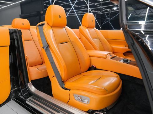 Used 2018 Rolls-Royce Dawn image 27