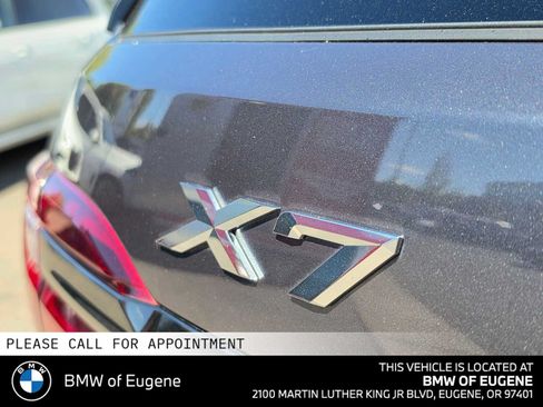 Used 2022 BMW X7 xDrive40i w/ M Sport Package AWD/4WD image 16