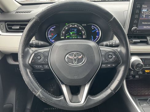 Used 2019 Toyota RAV4 Limited image 21