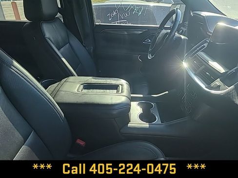 Used 2022 Chevrolet Suburban RST w/ Sport Performance Package AWD/4WD image 18