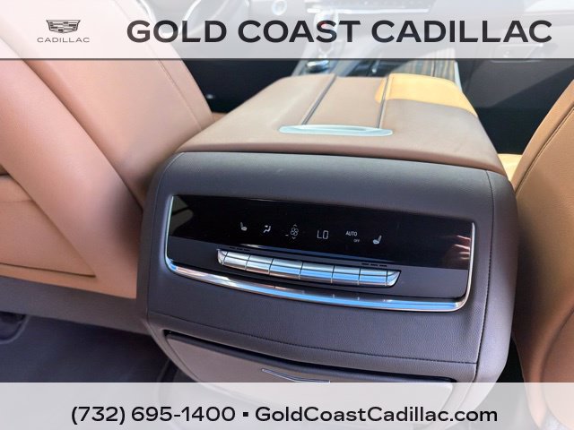 Certified 2023 Cadillac Escalade ESV Premium Luxury w/ Performance Package AWD/4WD image 11