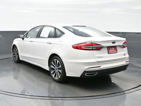 Used 2019 Ford Fusion SE image 4