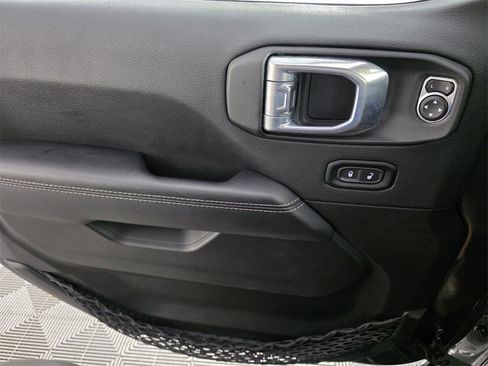 Used 2022 Jeep Wrangler Unlimited Sahara image 26