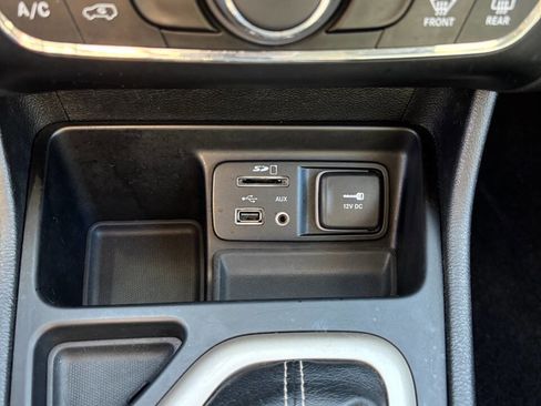 Used 2016 Jeep Cherokee Latitude image 13