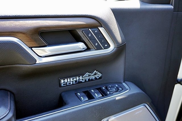 Used 2024 Chevrolet Silverado 1500 High Country w/ High Country Premium Package AWD/4WD image 37