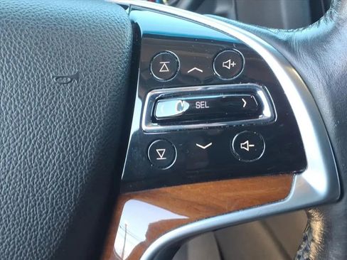 Used 2018 Cadillac Escalade Premium Luxury image 31