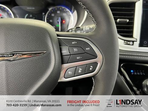 New 2026 Chrysler Pacifica Select image 38