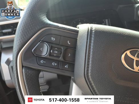 Used 2025 Toyota 4Runner SR5 AWD/4WD image 18