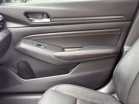 Certified 2021 Nissan Altima 2.5 SR w/ SR Premium Package FWD image 18
