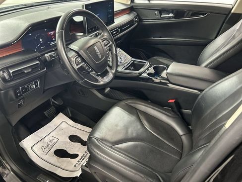 Used 2023 Lincoln Nautilus Reserve AWD/4WD image 4