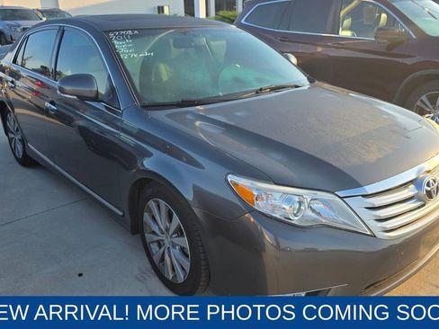 Used 2011 Toyota Avalon Limited image 4
