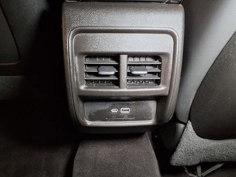 Used 2024 Cadillac XT4 Premium Luxury image 17