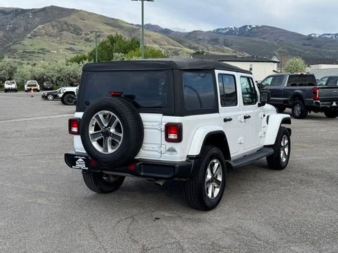 Used 2022 Jeep Wrangler Unlimited Sahara AWD/4WD image 8