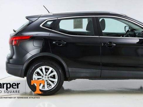 Used 2017 Nissan Rogue Sport SV w/ SV Premium Package image 48