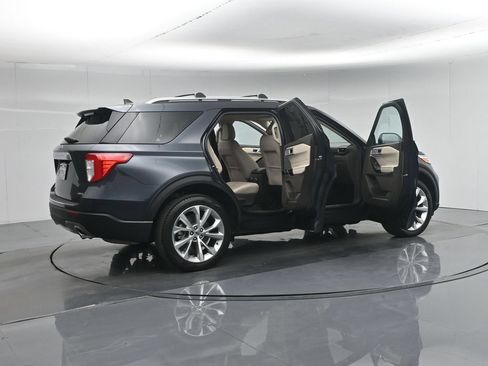 Used 2023 Ford Explorer Platinum AWD/4WD image 5