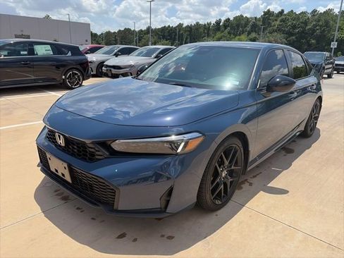 Used 2025 Honda Civic Sport image 2