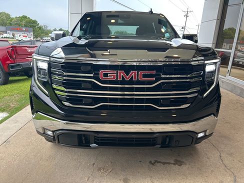Used 2023 GMC Sierra 1500 SLT w/ SLT Premium Package AWD/4WD image 3