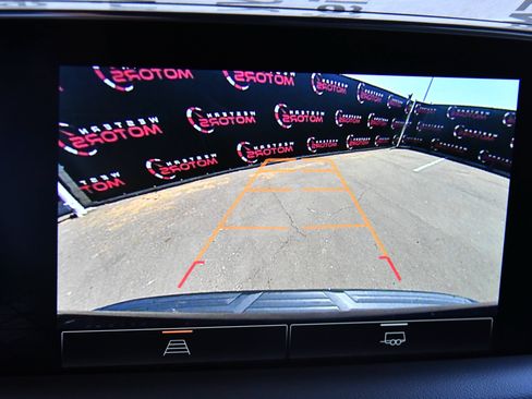 Used 2024 GMC Yukon SLE AWD/4WD image 18