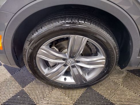 Used 2021 Volkswagen Tiguan SEL image 6