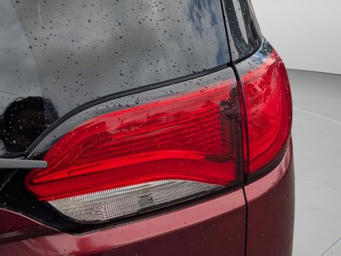 Used 2017 Chrysler Pacifica Touring-L image 24
