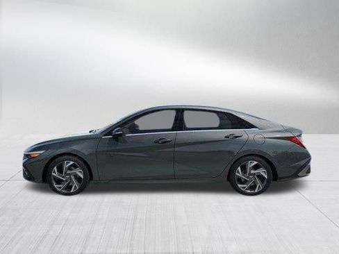 New 2026 Hyundai Elantra Limited FWD image 3
