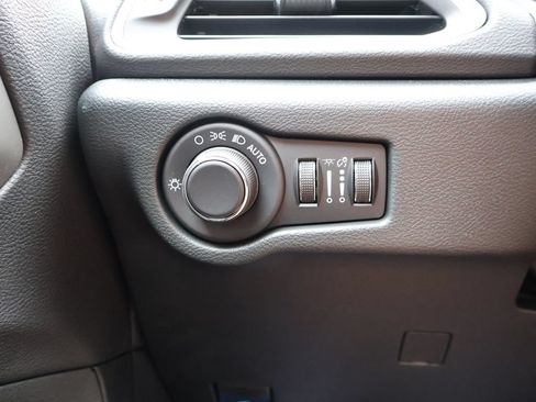 New 2027 Chrysler Pacifica LX FWD image 29