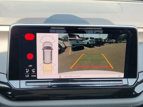 Used 2025 Volkswagen Atlas Peak Edition SE image 24