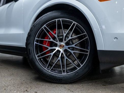 New 2026 Porsche Cayenne S image 17