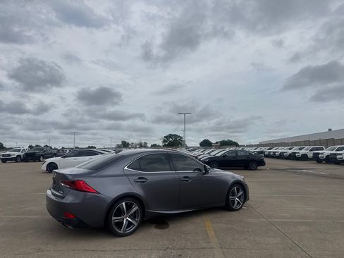 Used 2017 Lexus IS 200t w/ Premium Package RWD image 23