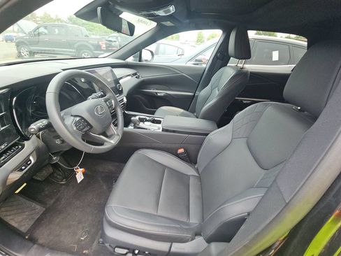 Used 2024 Lexus RX 350 AWD image 2