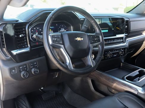Used 2024 Chevrolet Silverado 2500 LTZ w/ LTZ Convenience Package AWD/4WD image 21