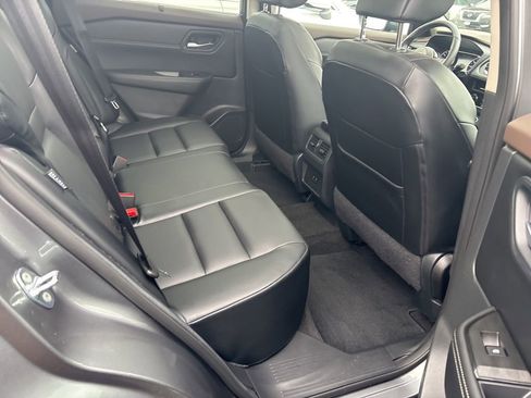 Used 2023 Nissan Rogue SV w/ SV Premium B Package image 32