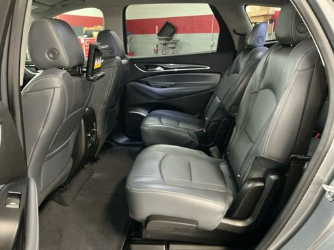 Used 2018 Buick Enclave Essence w/ Trailering Package FWD image 17